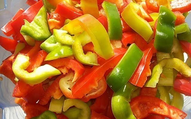 Салат по-корейски из огурцов и моркови и болгарского перца